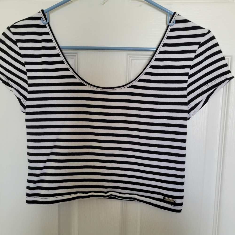 Guess crop top